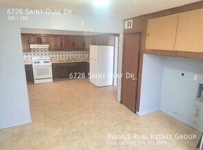6728 St Olaf Dr in Berkeley, MO - Building Photo - Building Photo