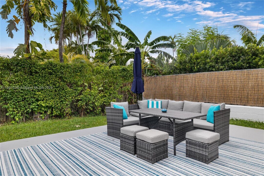 8926 Abbott Ave in Surfside, FL - Building Photo