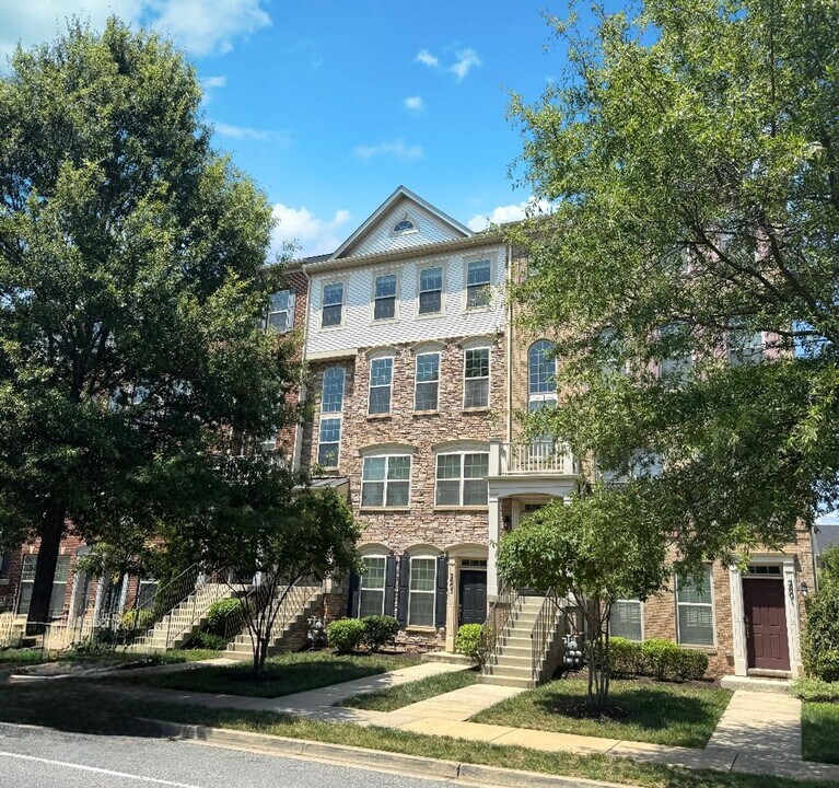 2607 Campus Way N in Lanham, MD - Building Photo