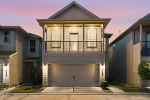 8663 Cedardale Park Dr in Houston, TX - Building Photo