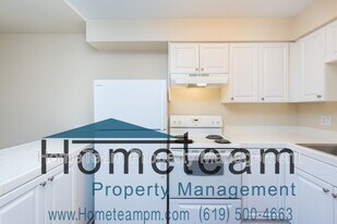 6955 Alvarado Rd in San Diego, CA - Building Photo