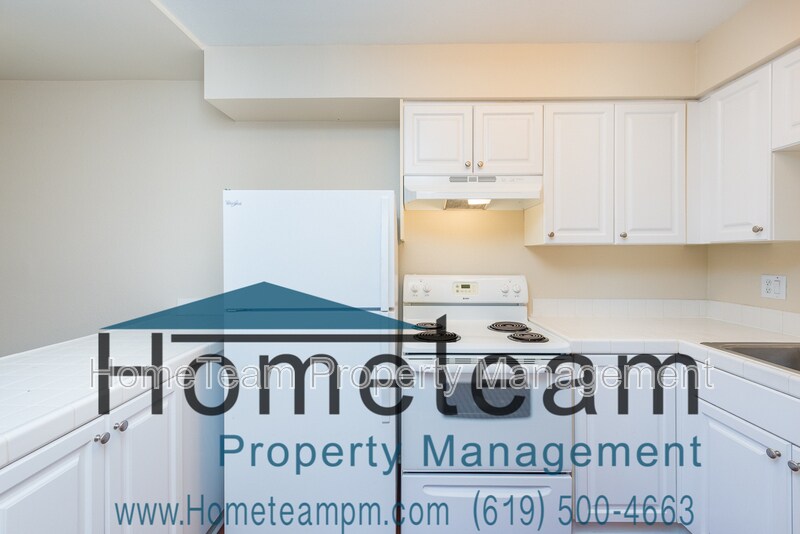 6955 Alvarado Rd in San Diego, CA - Building Photo