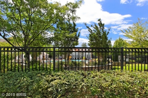 13397 Connor Drive, Unit J in Centreville, VA - Building Photo - Building Photo