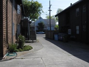 2440-2446 Roosevelt Ave in Berkeley, CA - Building Photo - Building Photo