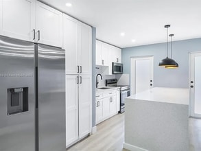 1620 SW 40th Ave, Unit #4 in Miami, FL - Building Photo - Building Photo