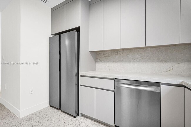 341 NW 43rd St in Miami, FL - Building Photo - Building Photo