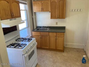 61 Downs St in Kingston, NY - Building Photo - Building Photo