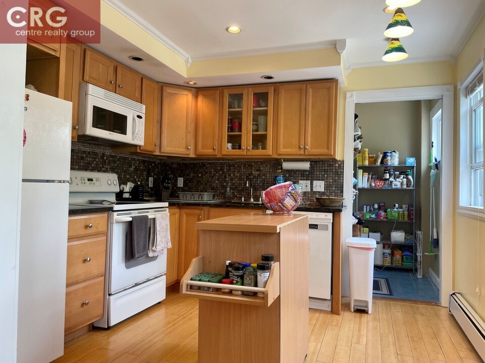 60 Hamilton St, Unit 1 in Medford, MA - Building Photo