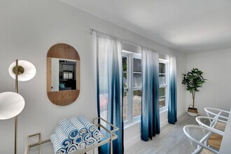 1543 Lakeview Rd in Clearwater, FL - Building Photo - Building Photo