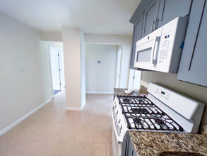 189 3rd Ave, Unit Apt2 in Westwood, NJ - Building Photo - Building Photo