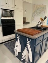 40 Cunningham Rd in Freeport, ME - Building Photo