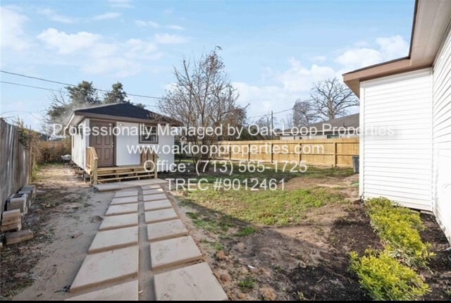 220 Armstrong St in Houston, TX - Building Photo - Building Photo