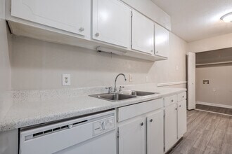 Orchard Walk in Decatur, GA - Building Photo - Interior Photo