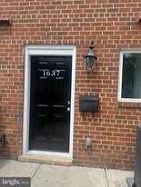 1637 N Van Dorn St in Alexandria, VA - Building Photo