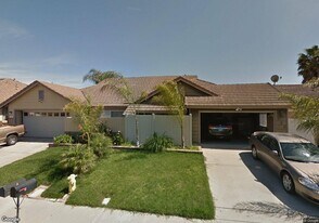 329 Wind Flower Way in Oceanside, CA - Building Photo