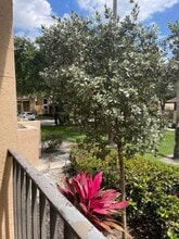 579 Prestwick Cir in Palm Beach Gardens, FL - Building Photo - Building Photo