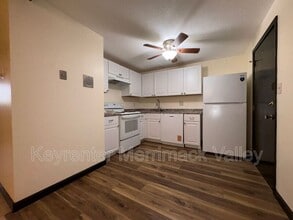 700 Robbins Ave in Dracut, MA - Building Photo - Building Photo