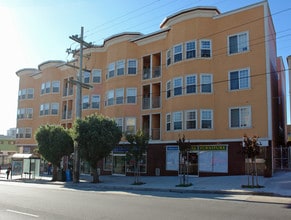 6901-6909 Geary Blvd in San Francisco, CA - Foto de edificio - Building Photo