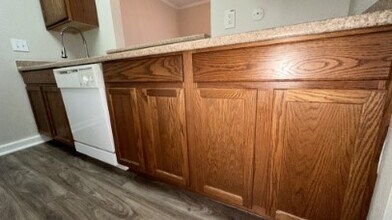 7315 Brompton St in Houston, TX - Foto de edificio - Building Photo