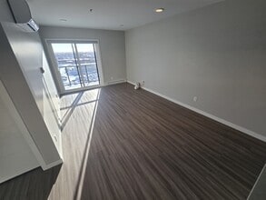 420 Chrislind St in Winnipeg, MB - Building Photo - Building Photo