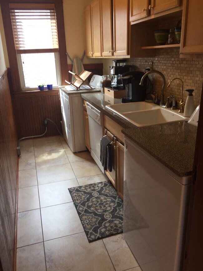 20 Natick St, Unit 2nd Floor in Worcester, MA - Building Photo - Building Photo