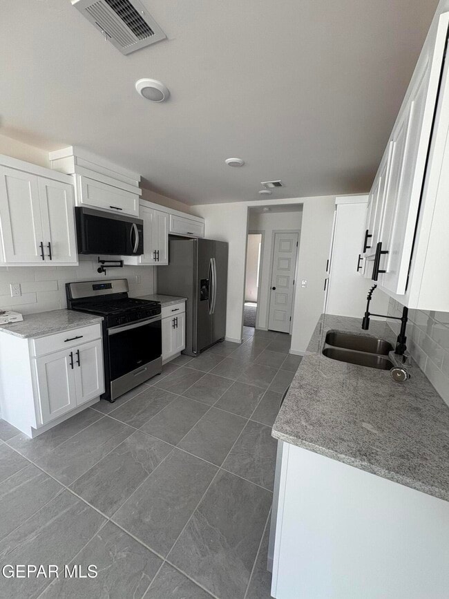 15032 Ambition Ave in El Paso, TX - Building Photo - Building Photo