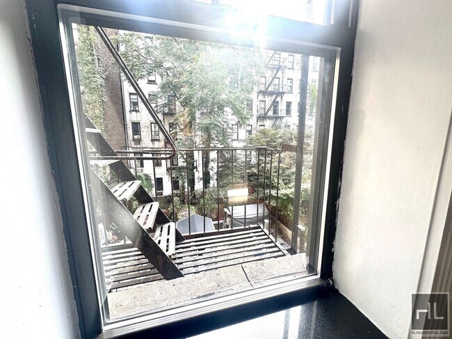 East 9th Street in New York, NY - Building Photo - Building Photo