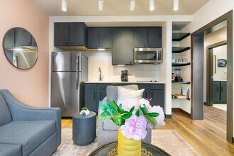 611 Commerce St in New Orleans, LA - Foto de edificio - Building Photo