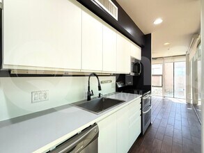 7047 E Earll Dr in Scottsdale, AZ - Building Photo - Building Photo