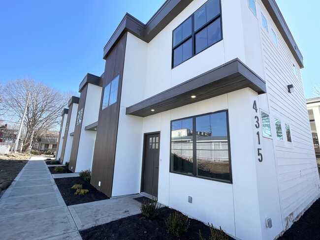 property at 4315 Holly St