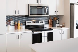 Taxco Apartments in Milwaukee, WI - Building Photo - Building Photo