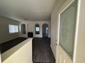 985 Golf in Lemoore, CA - Building Photo