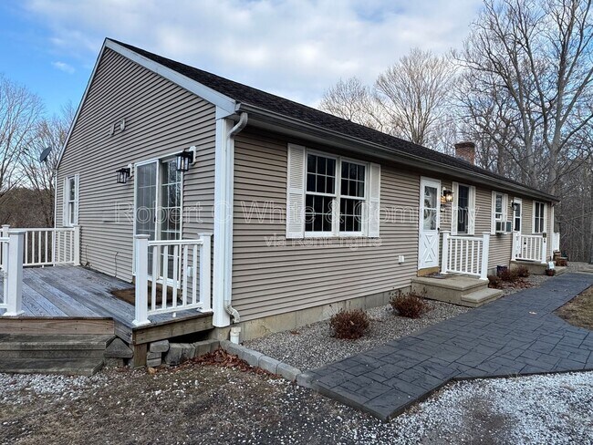 94 Quiet Woods Rd in East Hampton, CT - Building Photo - Building Photo