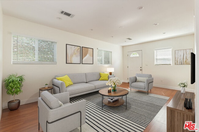 property at 1206 Beachwood Dr