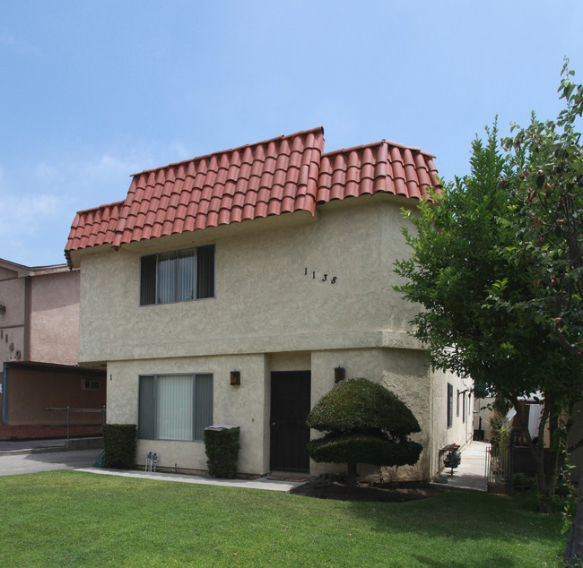 1138 Irving Ave in Glendale, CA - Foto de edificio - Building Photo