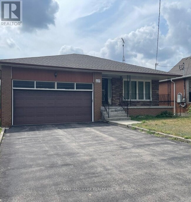 property at 227 Elgin Mills Rd W