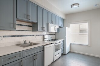 2211 Channing Way in Berkeley, CA - Building Photo - Interior Photo