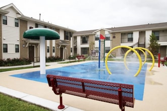 Villa del Prado in Houston, TX - Building Photo - Building Photo