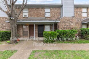 5829 Shadydell Dr in Fort Worth, TX - Building Photo