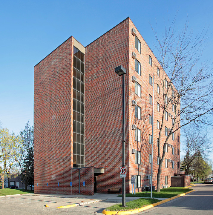 Evergreen Apartments in Hutchinson, MN - Building Photo