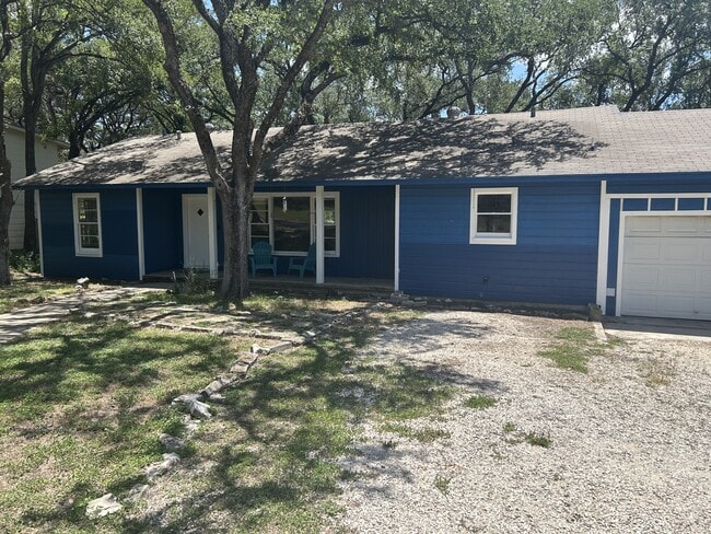 134 E Hillcrest Dr