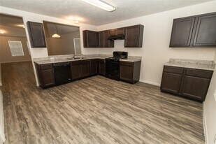 56 Santa Barbara Dr in Manvel, TX - Building Photo