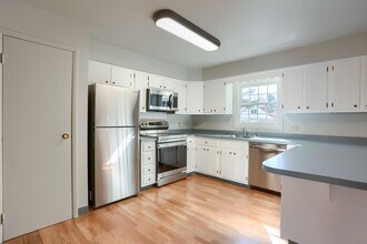 332 Deerfield Rd in Camp Hill, PA - Building Photo - Building Photo