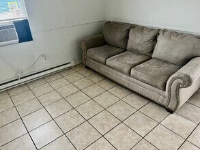 125 S Central Ave, Unit B in Eureka, MO - Foto de edificio - Building Photo