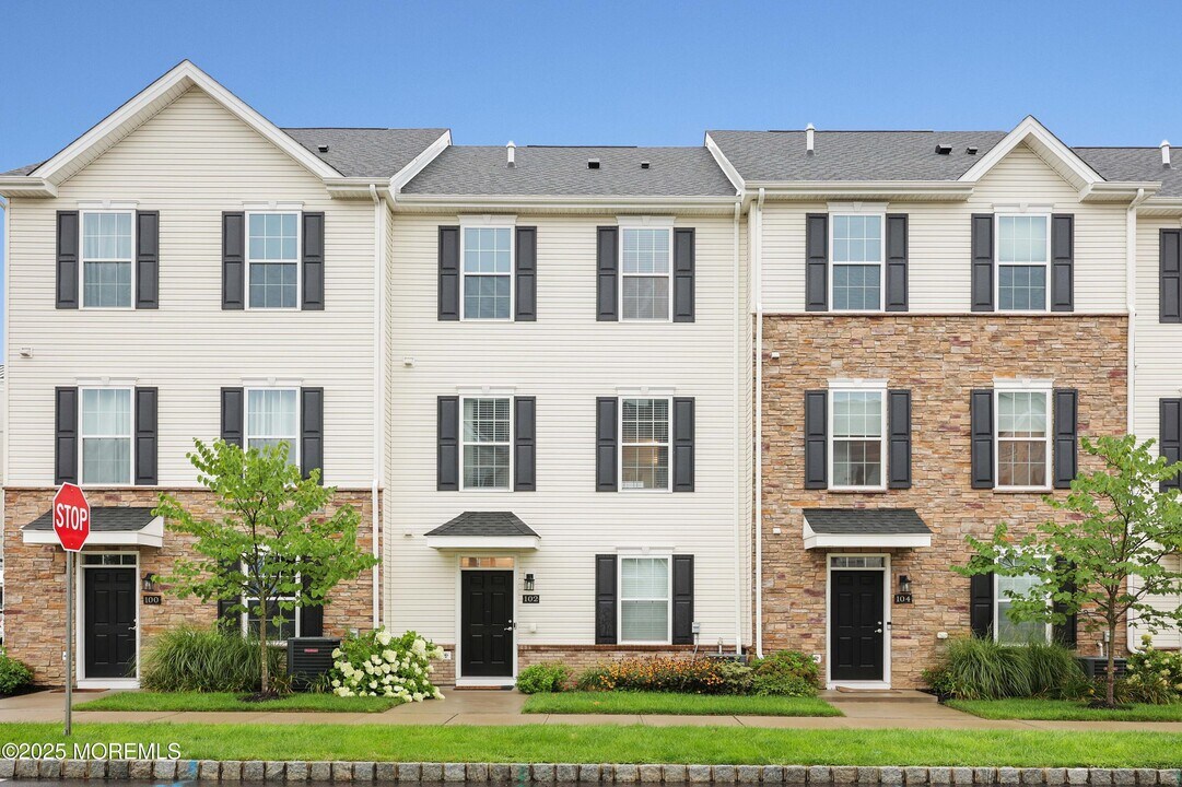 102 Celebration Blvd in Brick, NJ - Building Photo