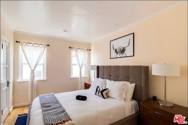 1130 Chelsea Ave in Santa Monica, CA - Building Photo - Building Photo