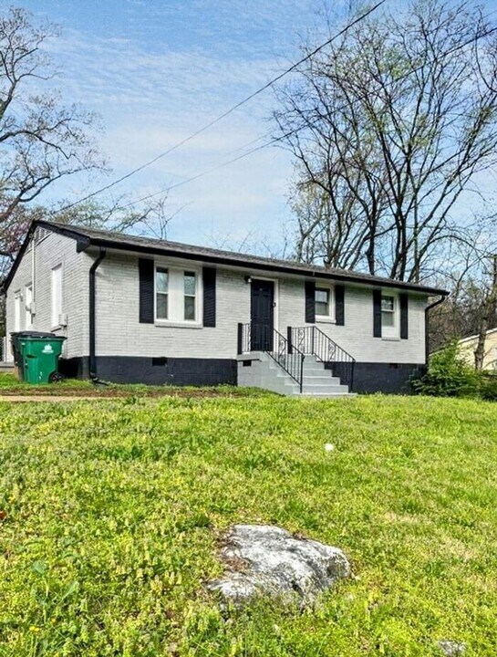 803 Patricia Dr in Nashville, TN - Building Photo