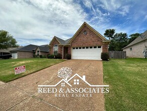 10220 Green Moss Dr N in Cordova, TN - Building Photo - Building Photo