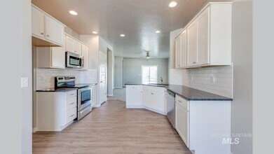 3969 W Peak Cloud Dr in Meridian, ID - Building Photo - Building Photo