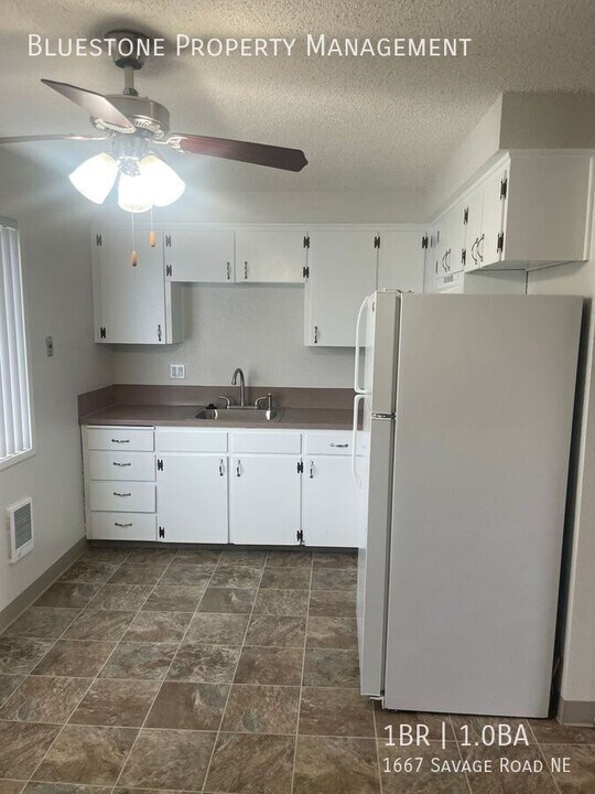 1667 Savage Rd NE in Salem, OR - Building Photo